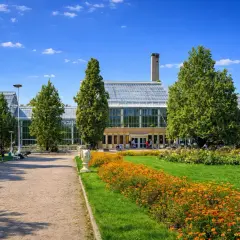 Piękny ogród botaniczny z oranżerią, idealne miejsce, gdzie pojechać na dwa dni.