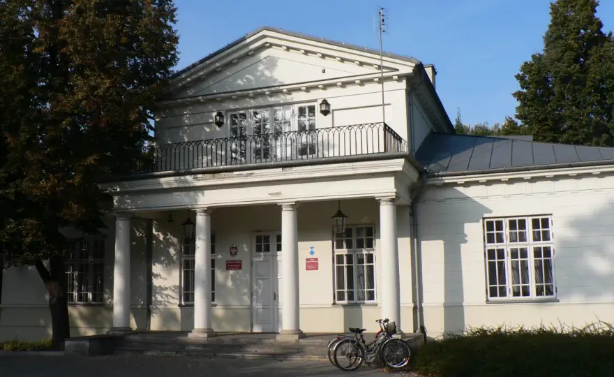 Pałac Potulickich Pruszków - Historia, park i co warto zobaczyć