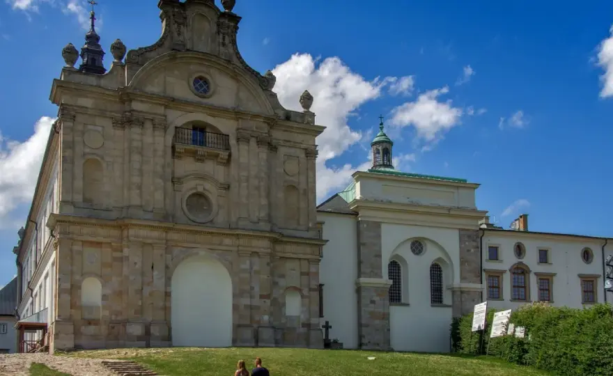 Święty Krzyż - co warto zobaczyć i jak zaplanować spokojną wizytę?