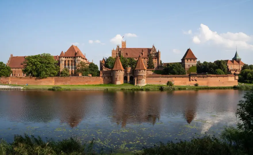 Największy zamek na świecie - Malbork, Praga czy Windsor?