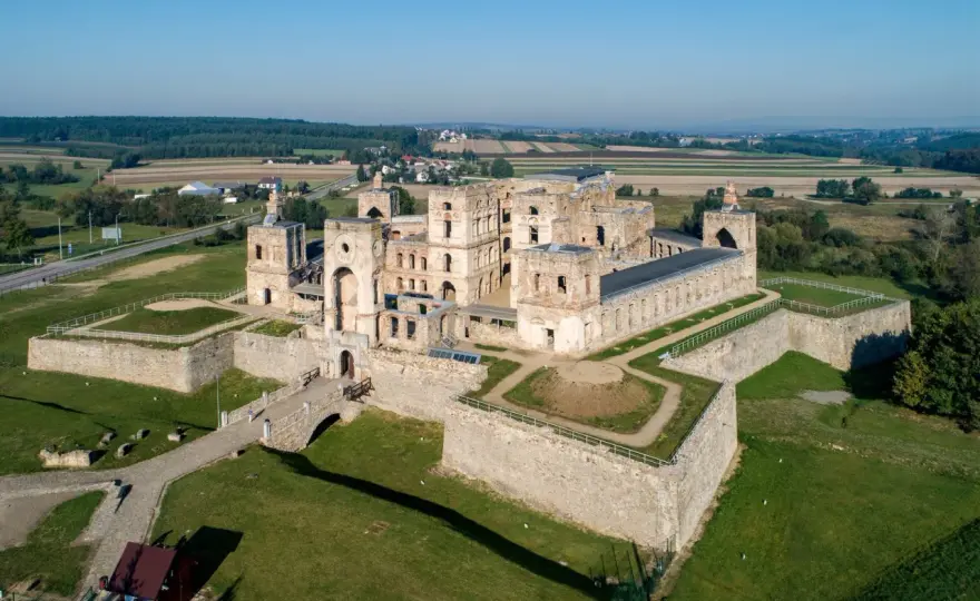 Zamek Krzyżtopór - Jak odkryć jego tajemnice? Poradnik i ceny 2026