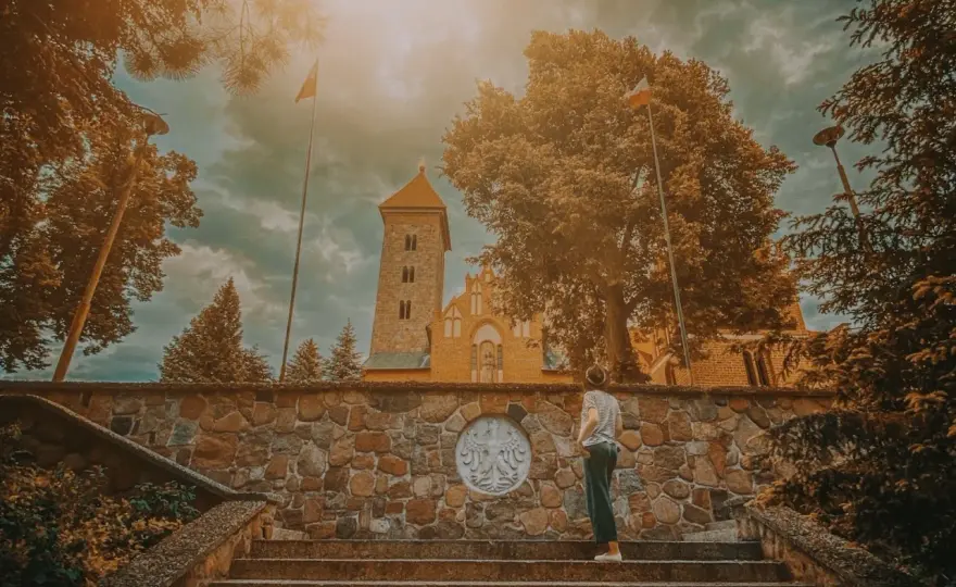 Czerwińsk nad Wisłą - jak zwiedzić perłę architektury romańskiej?